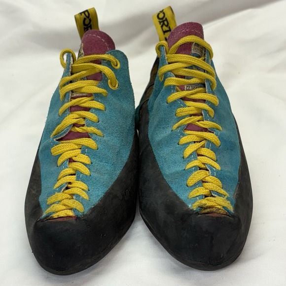 Vintage La Sportiva Rock Climbing Shoes Men's US 7 Women's 9 - Picture 2 of 16